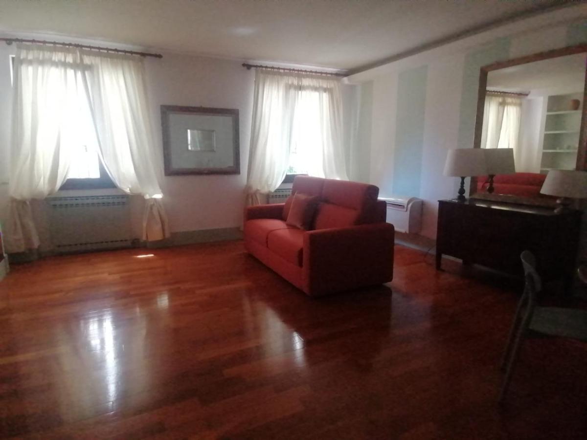 Le Finestre Sugli Ulivi Apartman Desenzano del Garda Kültér fotó